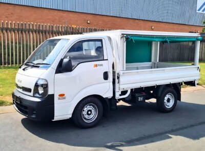 KIA K2700 with a curtain load body Roamer Rand